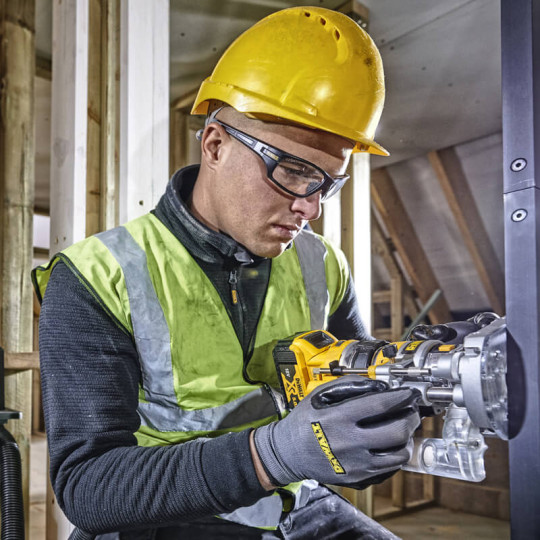 Купити Фрезер акумуляторний безщітковий DeWALT DCW604N. Офіційний магазин Toolmaster Україна. Фірмовий інструмент та обладнання, офіційна гарантія