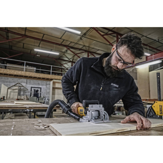 Купити Фрезер ламельний мережевий DeWALT DW682K. Офіційний магазин Toolmaster Україна. Фірмовий інструмент та обладнання, офіційна гарантія