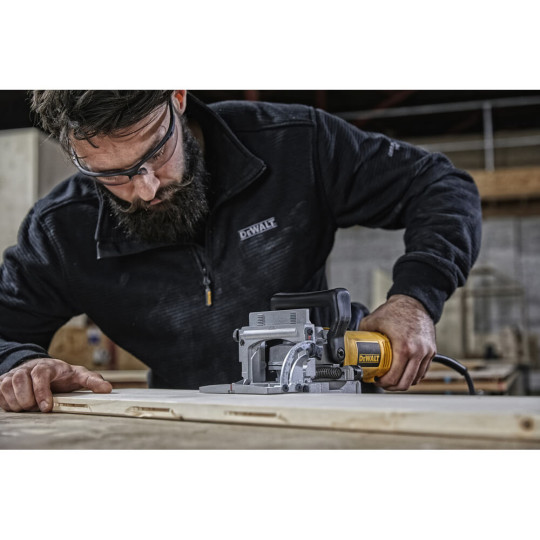 Купити Фрезер ламельний мережевий DeWALT DW682K. Офіційний магазин Toolmaster Україна. Фірмовий інструмент та обладнання, офіційна гарантія