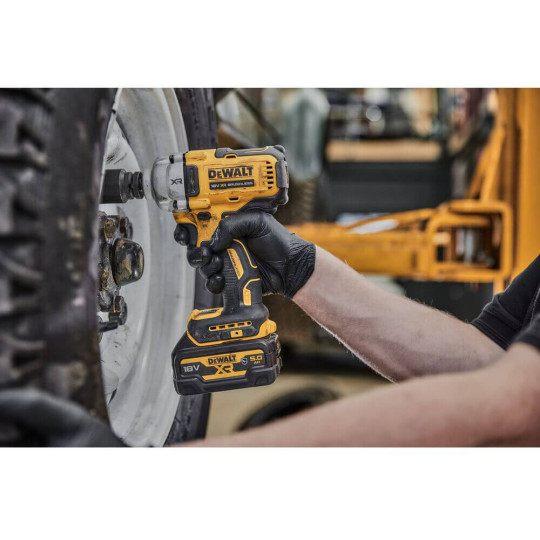 Купити Гайкокрут ударний акумуляторний безщітковий DeWALT DCF891N. Офіційний магазин Toolmaster Україна. Фірмовий інструмент та обладнання, офіційна гарантія
