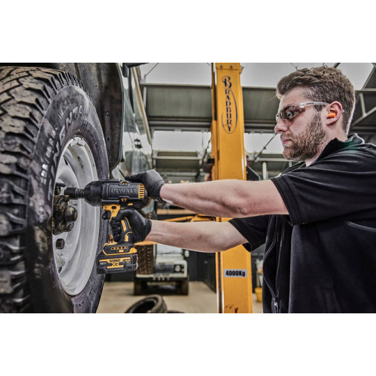 Купити Гайкокрут ударний акумуляторний безщітковий DeWALT DCF900P2G. Офіційний магазин Toolmaster Україна. Фірмовий інструмент та обладнання, офіційна гарантія