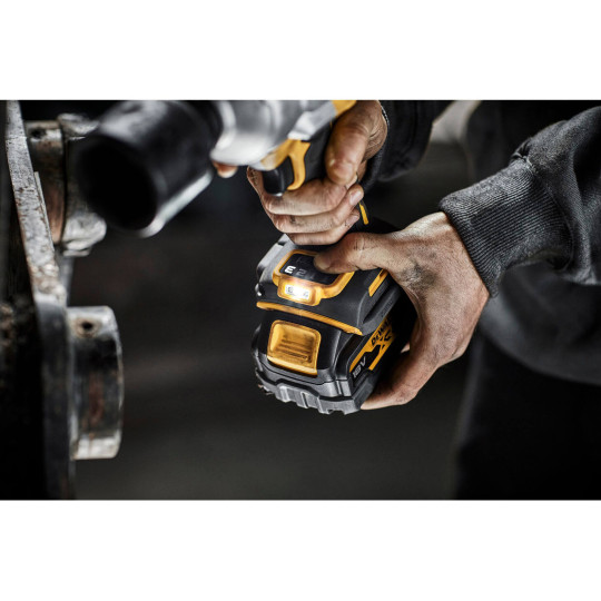 Купити Гайкокрут ударний акумуляторний безщітковий DeWALT DCF961N. Офіційний магазин Toolmaster Україна. Фірмовий інструмент та обладнання, офіційна гарантія