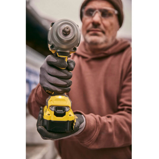 Купити Гайкокрут ударний акумуляторний STANLEY FATMAX SFMCF940M1. Офіційний магазин Toolmaster Україна. Фірмовий інструмент та обладнання, офіційна гарантія