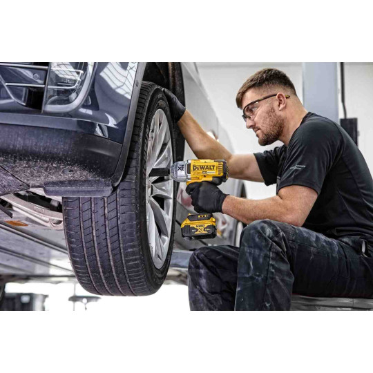Купити Гайковерт ударний акумуляторний безщітковий DeWALT DCF899N. Офіційний магазин Toolmaster Україна. Фірмовий інструмент та обладнання, офіційна гарантія