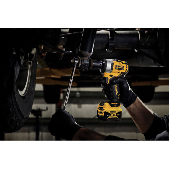 Купити Гайкокрут ударный акумуляторний безщітковий DeWALT DCF901P2. Офіційний магазин Toolmaster Україна. Фірмовий інструмент та обладнання, офіційна гарантія