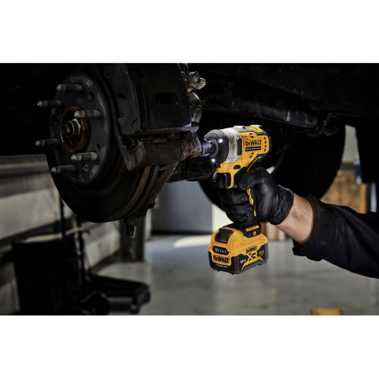 Купити Гайкокрут ударный акумуляторний безщітковий DeWALT DCF901P2. Офіційний магазин Toolmaster Україна. Фірмовий інструмент та обладнання, офіційна гарантія