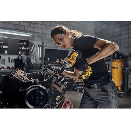 Купити Гайкокрут ударний акумуляторний безщітковий DeWALT DCF892NT. Офіційний магазин Toolmaster Україна. Фірмовий інструмент та обладнання, офіційна гарантія