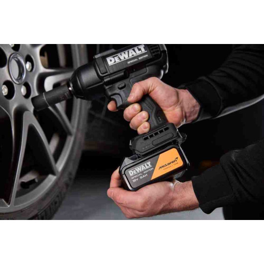 Купити Гайкокрут ударний акумуляторний безщітковий McLaren F1 TEAM SPECIAL EDITION DeWALT DCF99MP2T. Офіційний магазин Toolmaster Україна. Фірмовий інструмент та обладнання, офіційна гарантія
