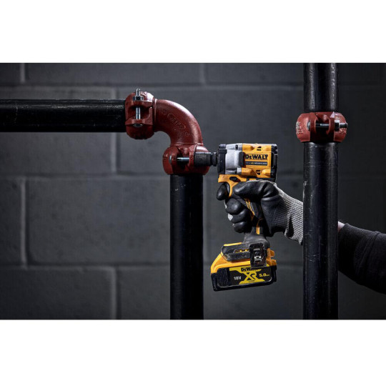 Купити Гайкокрут ударний акумуляторний безщітковий DeWALT DCF923N. Офіційний магазин Toolmaster Україна. Фірмовий інструмент та обладнання, офіційна гарантія