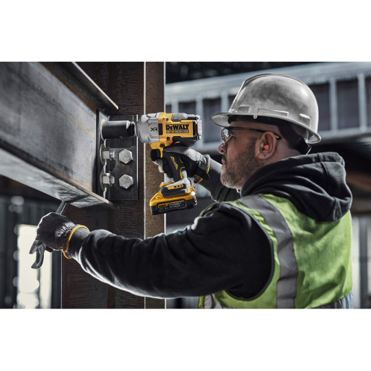Купити Гайкокрут ударний акумуляторний безщітковий DeWALT DCF961H2T. Офіційний магазин Toolmaster Україна. Фірмовий інструмент та обладнання, офіційна гарантія