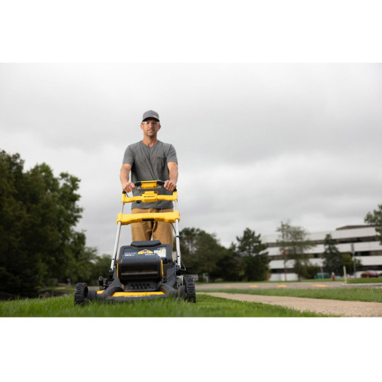 Купити Газонокосарка акумуляторна самохідна безщіткова DeWALT DCMWSP156W2. Офіційний магазин Toolmaster Україна. Фірмовий інструмент та обладнання, офіційна гарантія