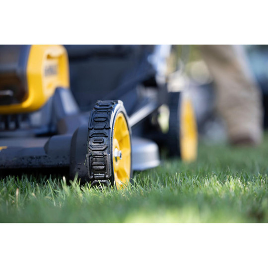 Купити Газонокосарка акумуляторна самохідна безщіткова DeWALT DCMWSP550N. Офіційний магазин Toolmaster Україна. Фірмовий інструмент та обладнання, офіційна гарантія