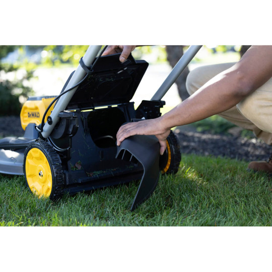 Купити Газонокосарка акумуляторна самохідна безщіткова DeWALT DCMWSP550N. Офіційний магазин Toolmaster Україна. Фірмовий інструмент та обладнання, офіційна гарантія