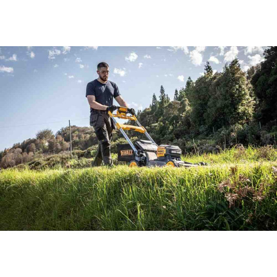 Купити Газонокосарка акумуляторна самохідна безщіткова DeWALT DCMWSP660N. Офіційний магазин Toolmaster Україна. Фірмовий інструмент та обладнання, офіційна гарантія