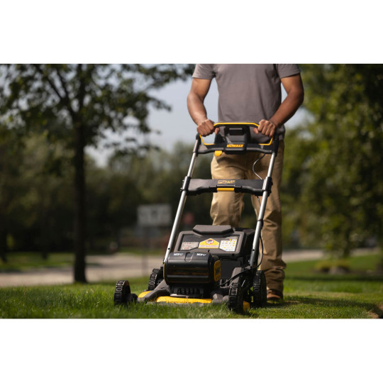 Купити Газонокосарка акумуляторна безщіткова DeWALT DCMWP134W2. Офіційний магазин Toolmaster Україна. Фірмовий інструмент та обладнання, офіційна гарантія