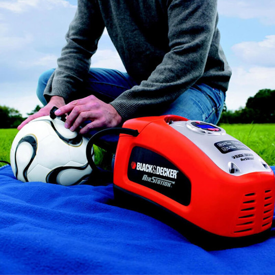 Купити Компресор автомобiльный BLACK+DECKER ASI300. Офіційний магазин Toolmaster Україна. Фірмовий інструмент та обладнання, офіційна гарантія