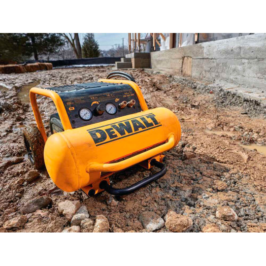 Купити Компрессор воздушный безмасляный DeWALT DPC17PS. Официальный магазин Toolmaster Украина. Фирменный инструмент и оборудование, официальная гарантия