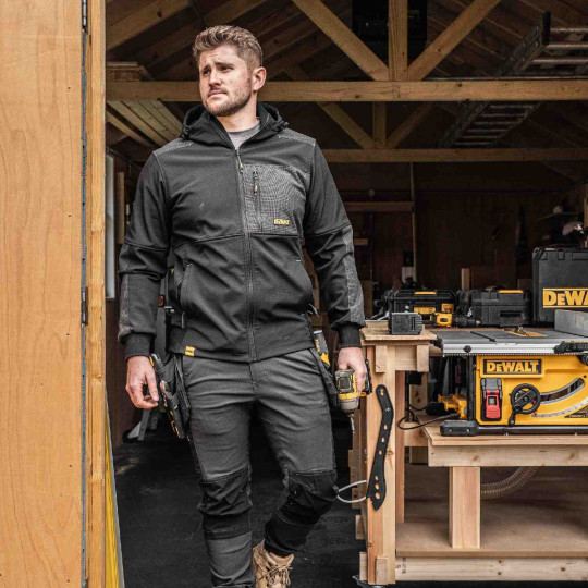 Купити Куртка TOUGH SOFT SHELL DeWALT DWC263-001-XXL. Офіційний магазин Toolmaster Україна. Фірмовий інструмент та обладнання, офіційна гарантія