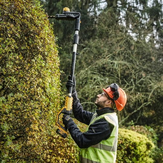 Купити Кущоріз акумуляторний щітковий зі штангою DeWALT DCMPH566N. Офіційний магазин Toolmaster Україна. Фірмовий інструмент та обладнання, офіційна гарантія