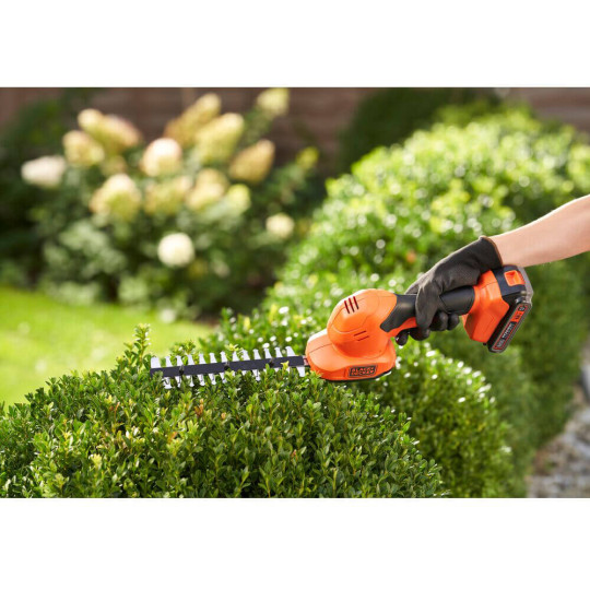 Купити Кущоріз-ножиці акумуляторні BLACK+DECKER BCSS18B. Офіційний магазин Toolmaster Україна. Фірмовий інструмент та обладнання, офіційна гарантія