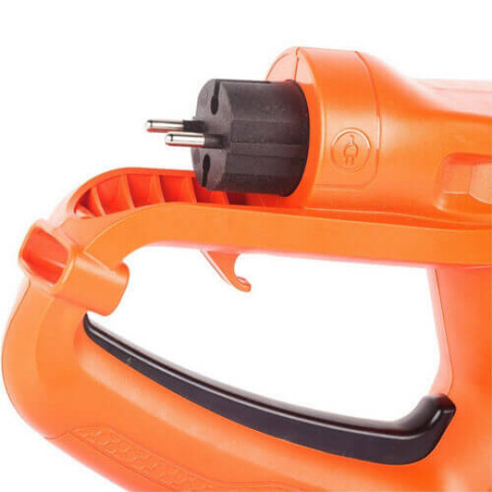 Купити Кущоріз електричний BLACK+DECKER BEHT201. Офіційний магазин Toolmaster Україна. Фірмовий інструмент та обладнання, офіційна гарантія