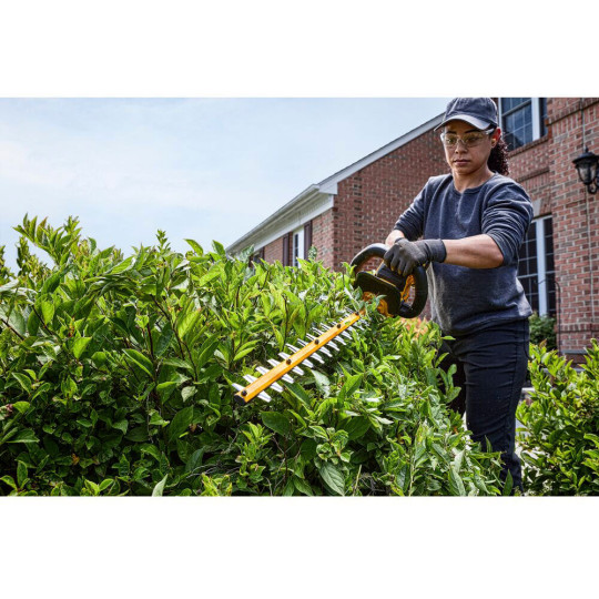 Купити Кущоріз акумуляторний безщітковий DeWALT DCMHT573N. Офіційний магазин Toolmaster Україна. Фірмовий інструмент та обладнання, офіційна гарантія