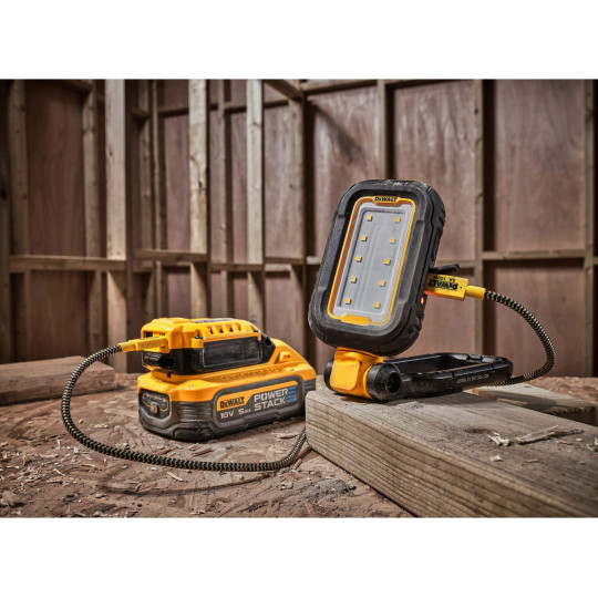 Купити Ліхтар світлодіодний акумуляторний DeWALT DCL182. Офіційний магазин Toolmaster Україна. Фірмовий інструмент та обладнання, офіційна гарантія