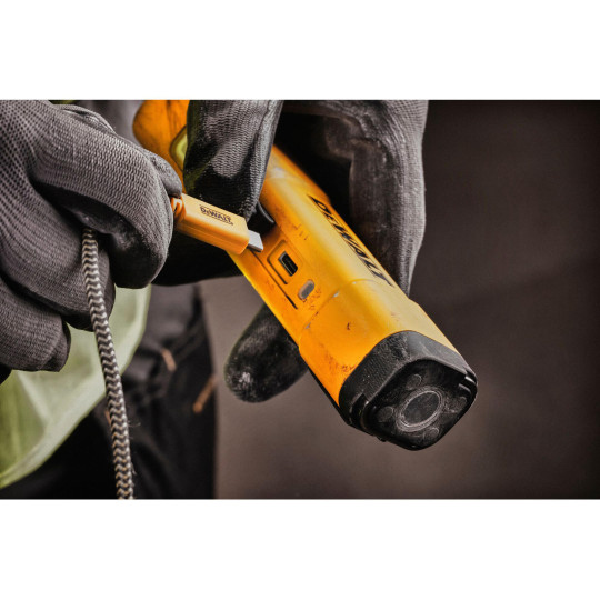Купити Ліхтар світлодіодний акумуляторний DeWALT DCL183. Офіційний магазин Toolmaster Україна. Фірмовий інструмент та обладнання, офіційна гарантія