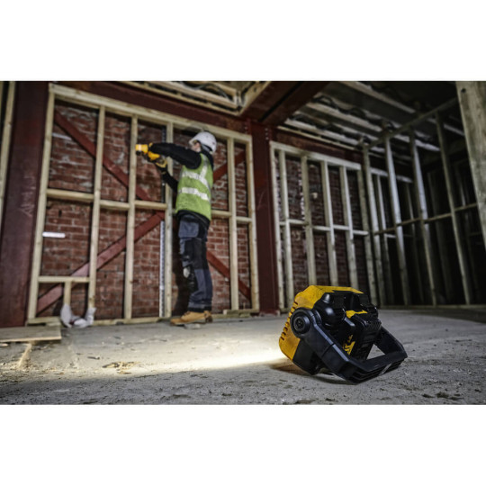 Купити Ліхтар світлодіодний акумуляторний DeWALT DCL077. Офіційний магазин Toolmaster Україна. Фірмовий інструмент та обладнання, офіційна гарантія