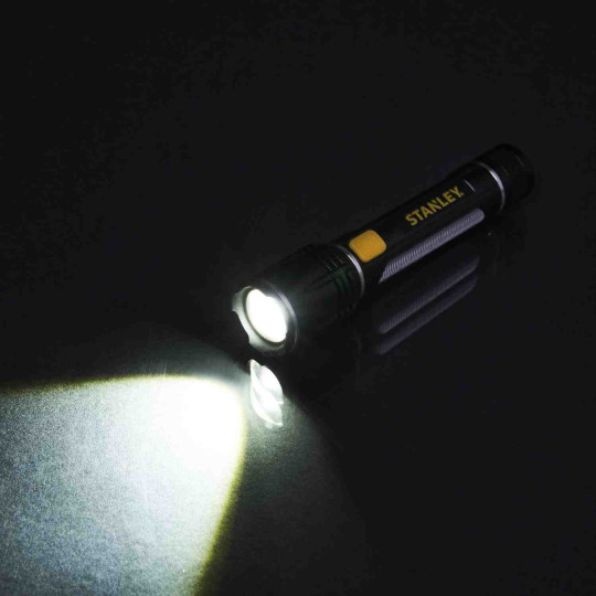 Купити Ліхтар ручний STANLEY SXLS43176E. Офіційний магазин Toolmaster Україна. Фірмовий інструмент та обладнання, офіційна гарантія