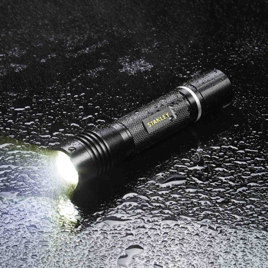 Купити Ліхтар ручний STANLEY SXLS50104E. Офіційний магазин Toolmaster Україна. Фірмовий інструмент та обладнання, офіційна гарантія