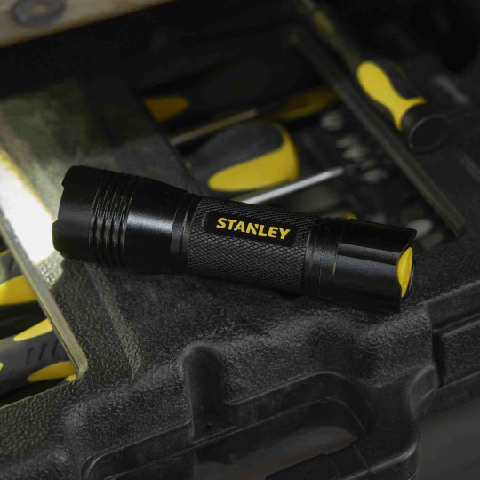 Купити Ліхтар ручний STANLEY SXLS50105E. Офіційний магазин Toolmaster Україна. Фірмовий інструмент та обладнання, офіційна гарантія