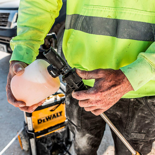 Купити Мийка високого тиску акумуляторна безщіткова DeWALT DCMPW1600N. Офіційний магазин Toolmaster Україна. Фірмовий інструмент та обладнання, офіційна гарантія