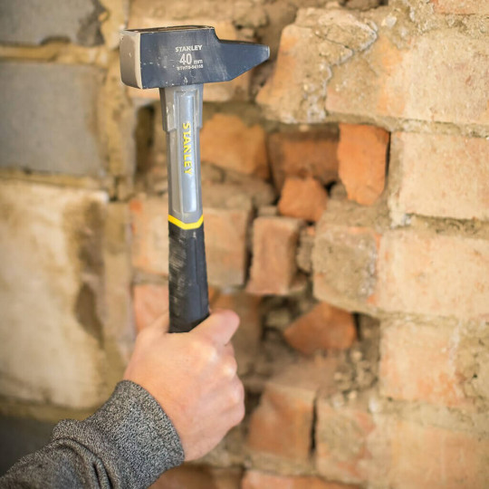 Купити Молоток інженерний Fiberglass, вага 300 г STANLEY STHT0-54131. Офіційний магазин Toolmaster Україна. Фірмовий інструмент та обладнання, офіційна гарантія