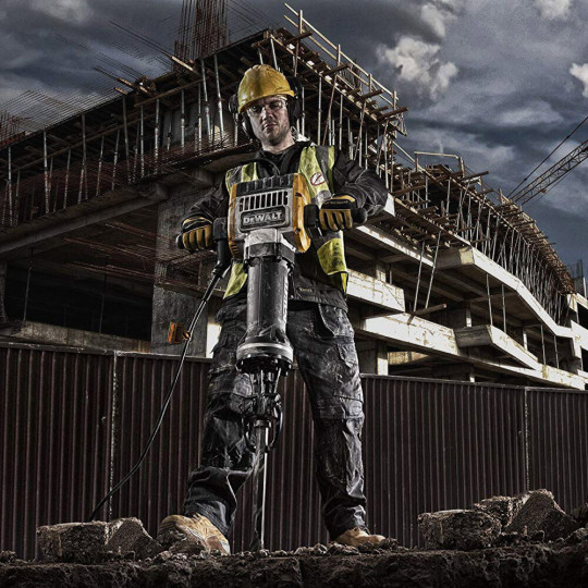 Купити Молоток відбійний мережевий DeWALT D25981. Офіційний магазин Toolmaster Україна. Фірмовий інструмент та обладнання, офіційна гарантія