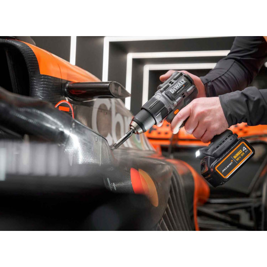 Купити Набір з двох інструментів акумуляторних безщіткових McLaren F1 TEAM LIMITED EDITION DeWALT DCK200MM2T. Офіційний магазин Toolmaster Україна. Фірмовий інструмент та обладнання, офіційна гарантія