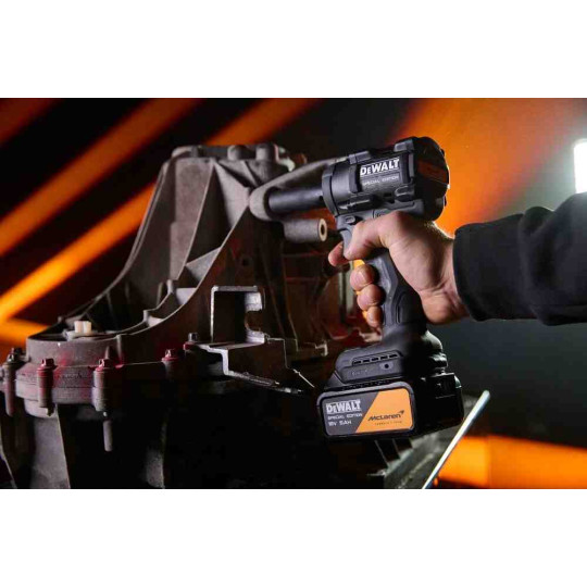 Купити Набор из двух инструментов аккумуляторных бесщеточных McLaren F1 TEAM SPECIAL EDITION DeWALT DCK2224MP2T. Официальный магазин Toolmaster Украина. Фирменный инструмент и оборудование, официальная гарантия