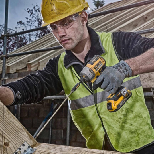 Купити Набір з трьох інструментів безщіткових DeWALT DCK384P2T. Офіційний магазин Toolmaster Україна. Фірмовий інструмент та обладнання, офіційна гарантія