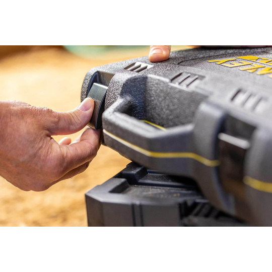 Купити Набір інструментів FatMax універсальний, 50 предметів STANLEY FMMT82827-1. Офіційний магазин Toolmaster Україна. Фірмовий інструмент та обладнання, офіційна гарантія