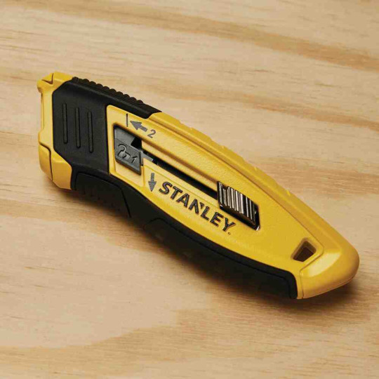 Купити Нож Control-Grip длиной 132 мм с выдвижным лезвием для отделочных работ STANLEY STHT10432-0. Официальный магазин Toolmaster Украина. Фирменный инструмент и оборудование, официальная гарантия