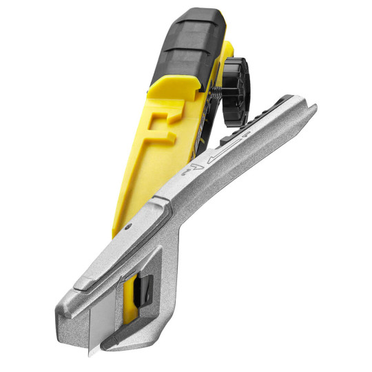 Купити Ніж FatMax Integrated Snap Knife довжиною 165 мм з лезом шириною 18 мм з сегментами, що відламуються STANLEY FMHT10592-0. Офіційний магазин Toolmaster Україна. Фірмовий інструмент та обладнання, офіційна гарантія