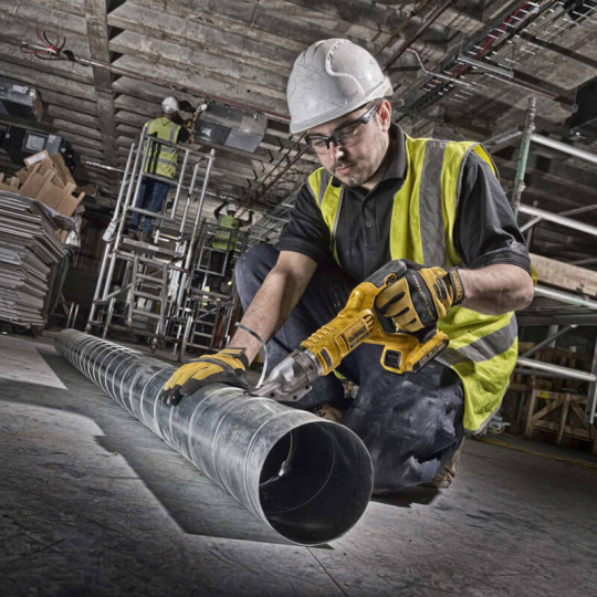 Купити Ножиці по металу акумуляторні DeWALT DCS491N. Офіційний магазин Toolmaster Україна. Фірмовий інструмент та обладнання, офіційна гарантія