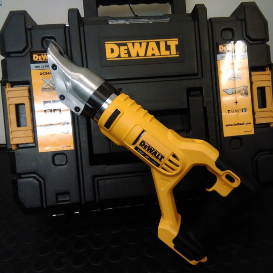 Купити Ножиці по металу акумуляторні DeWALT DCS491NT. Офіційний магазин Toolmaster Україна. Фірмовий інструмент та обладнання, офіційна гарантія
