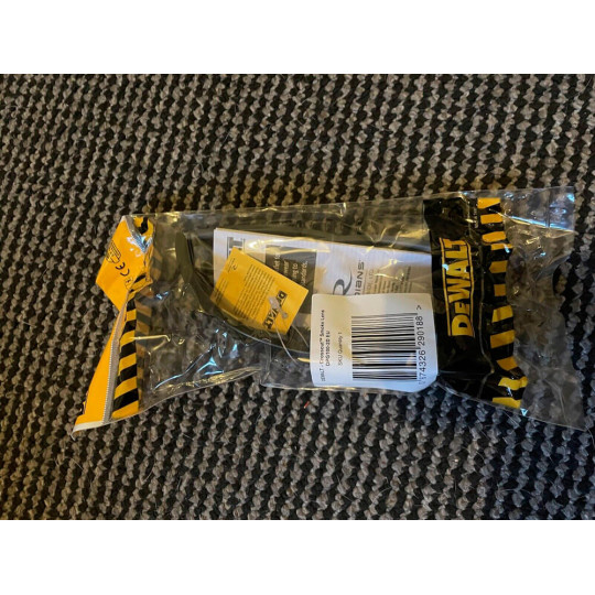 Купити Окуляри DeWalt Crosscut™ DeWALT DPG100-2D. Офіційний магазин Toolmaster Україна. Фірмовий інструмент та обладнання, офіційна гарантія