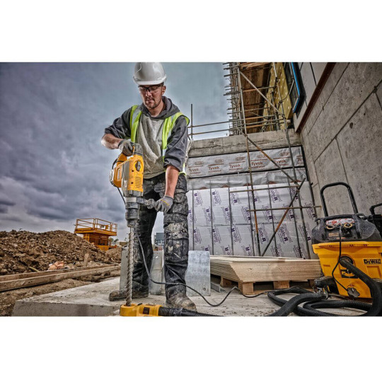Купити Перфоратор мережевий SDS-MAX DeWALT D25733K. Офіційний магазин Toolmaster Україна. Фірмовий інструмент та обладнання, офіційна гарантія