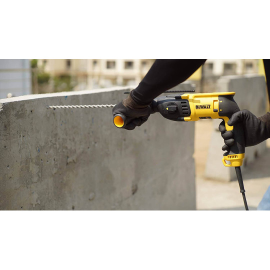 Купити Перфоратор мережевий SDS-Plus DeWALT D25133K. Офіційний магазин Toolmaster Україна. Фірмовий інструмент та обладнання, офіційна гарантія