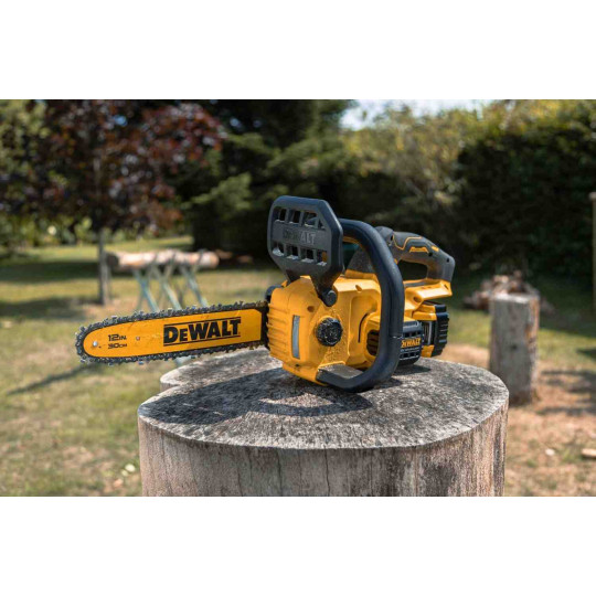 Купити Пила ланцюгова акумуляторна безщіткова DeWALT DCMCS565P1. Офіційний магазин Toolmaster Україна. Фірмовий інструмент та обладнання, офіційна гарантія