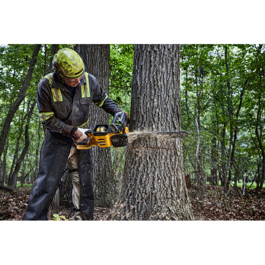 Купити Пила ланцюгова акумуляторна безщіткова DeWALT DCMCS575N. Офіційний магазин Toolmaster Україна. Фірмовий інструмент та обладнання, офіційна гарантія