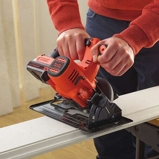 Купити Пила дискова акумуляторна BLACK+DECKER BDCCS18N. Офіційний магазин Toolmaster Україна. Фірмовий інструмент та обладнання, офіційна гарантія