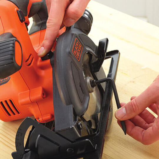 Купити Пила дискова акумуляторна BLACK+DECKER BDCCS18N. Офіційний магазин Toolmaster Україна. Фірмовий інструмент та обладнання, офіційна гарантія
